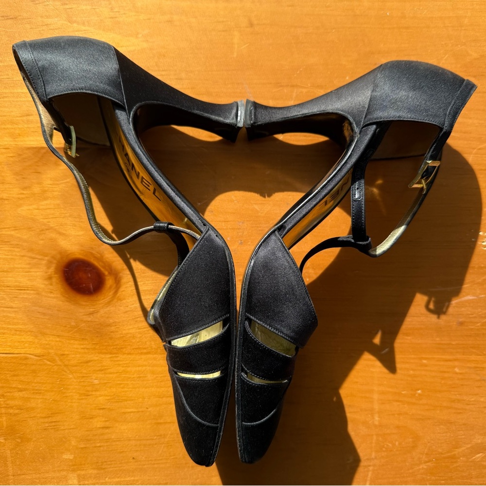 CHANEL black satin heels, size 39 - Picture 8 of 10